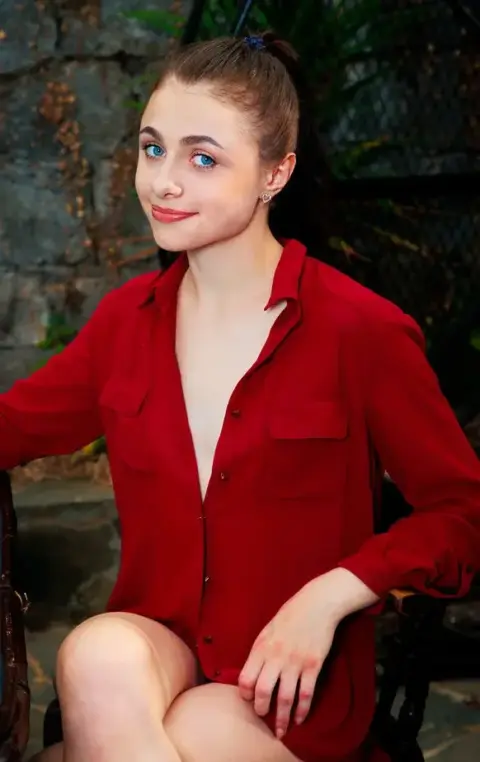Novinha bucetuda foto 1
